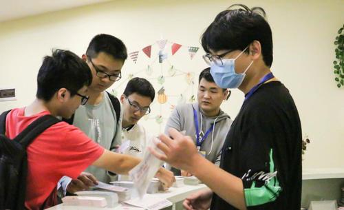 我校2020级本专科生参观大学生心理健康教育咨询中心